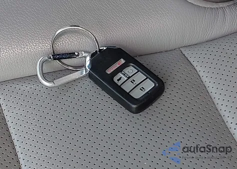 2018 Honda Pilot Elite z USA, uszkodzony, nr VIN 5FNYF6H05JB068760